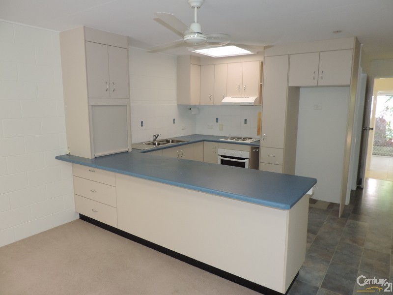 1/35 BAY STREET, Pallarenda QLD 4810