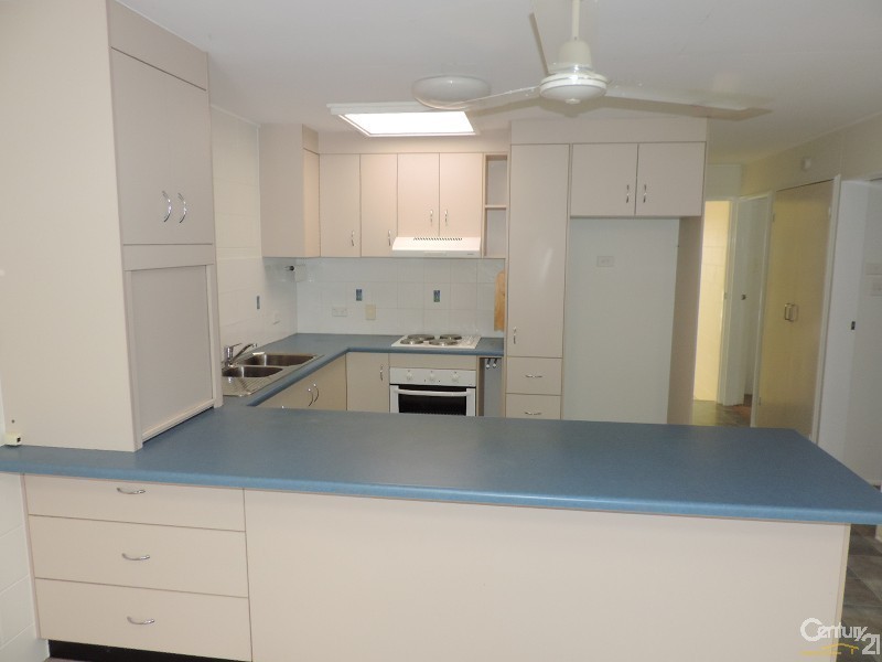 1/35 BAY STREET, Pallarenda QLD 4810