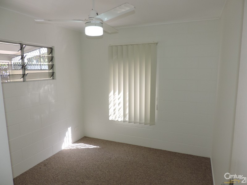 1/35 BAY STREET, Pallarenda QLD 4810