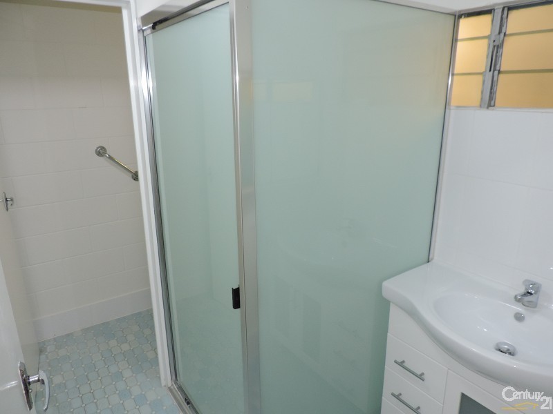 1/35 BAY STREET, Pallarenda QLD 4810