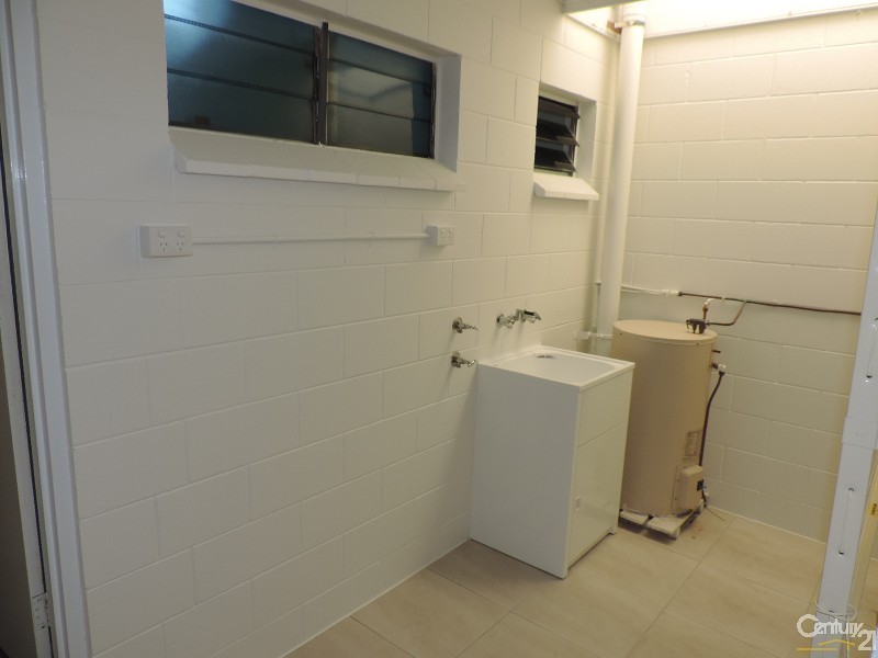 1/35 BAY STREET, Pallarenda QLD 4810