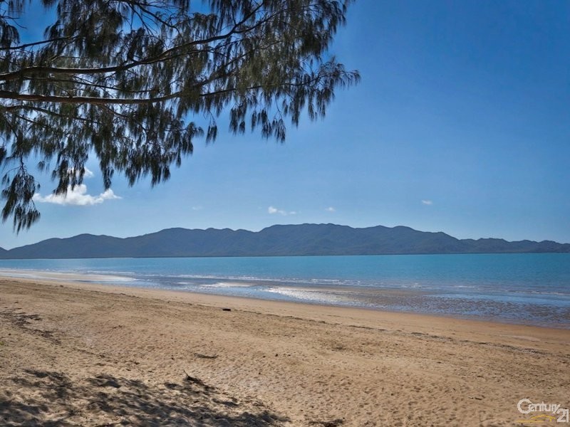 1/35 BAY STREET, Pallarenda QLD 4810