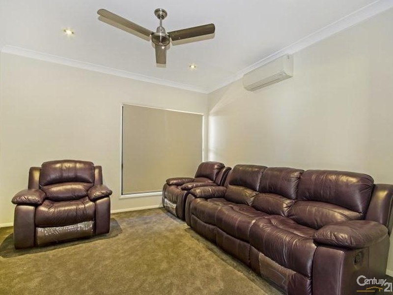 16 BOOKARA GUM CRESCENT, Mount Low QLD 4818