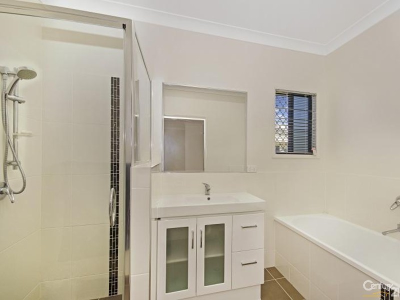 16 BOOKARA GUM CRESCENT, Mount Low QLD 4818