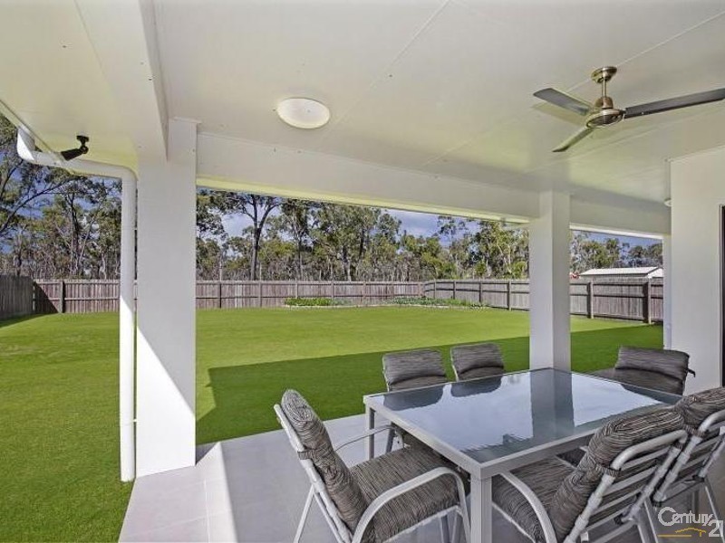 16 BOOKARA GUM CRESCENT, Mount Low QLD 4818