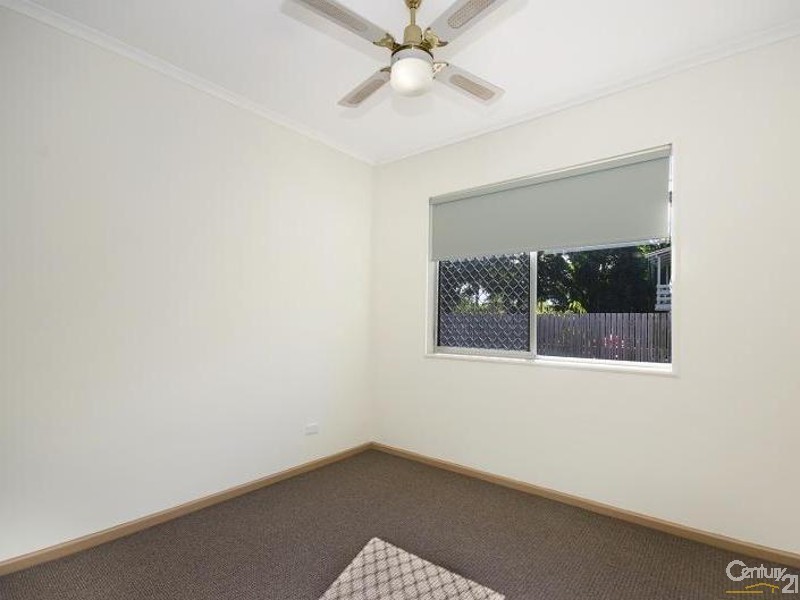 20 SEAWARD CRESCENT, Pallarenda QLD 4810