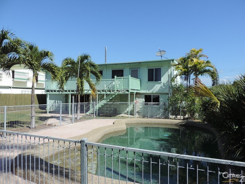 31 MONTGOMERY STREET, West End QLD 4810