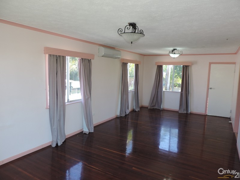 31 MONTGOMERY STREET, West End QLD 4810