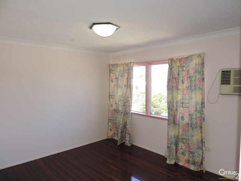 31 MONTGOMERY STREET, West End QLD 4810