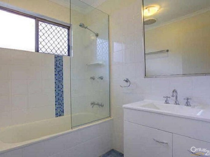 22 SALISBURY CRESCENT, Kirwan QLD 4817