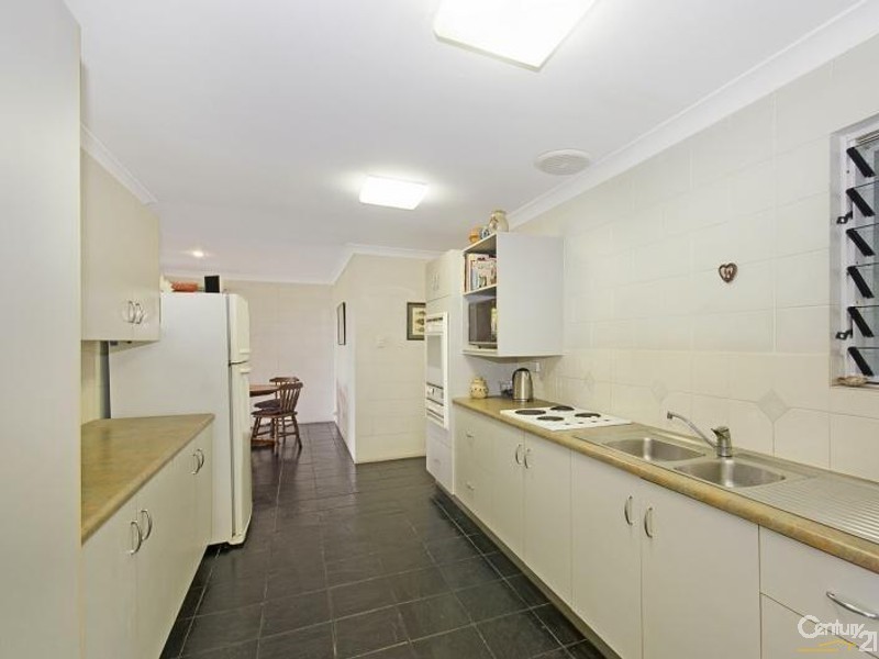 30 SEAWARD CRESCENT, Pallarenda QLD 4810