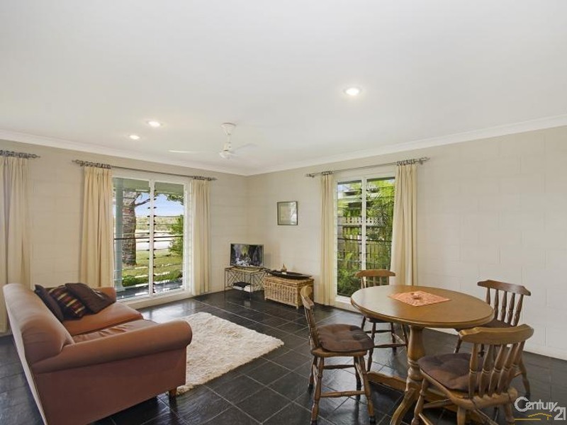 30 SEAWARD CRESCENT, Pallarenda QLD 4810