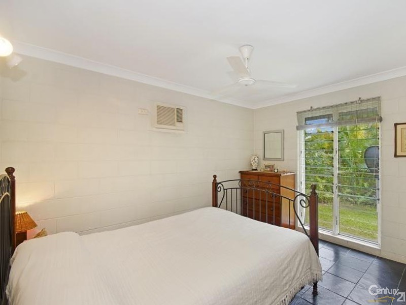 30 SEAWARD CRESCENT, Pallarenda QLD 4810