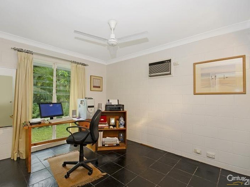 30 SEAWARD CRESCENT, Pallarenda QLD 4810