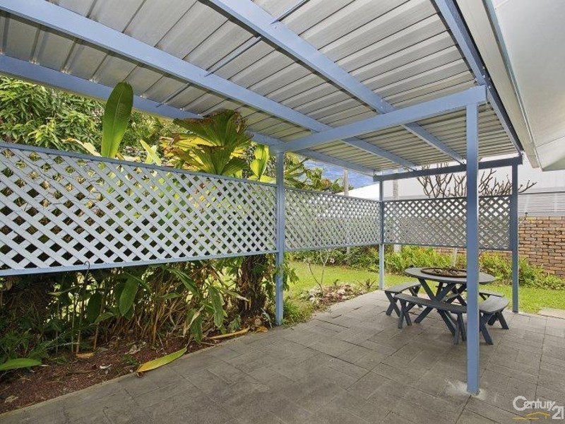 30 SEAWARD CRESCENT, Pallarenda QLD 4810