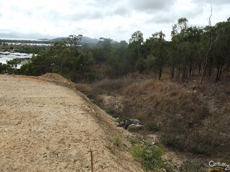 5 GEMMA COURT, Bushland Beach QLD 4818