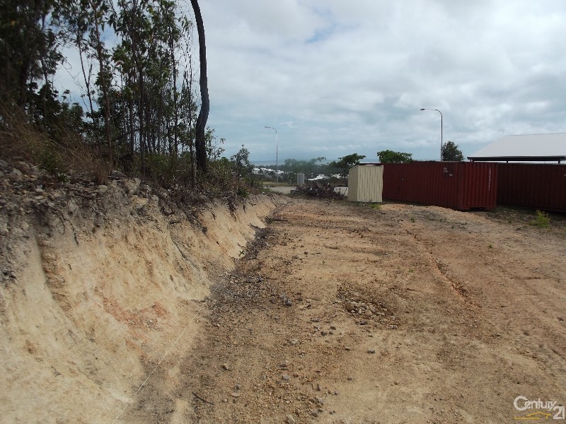 5 GEMMA COURT, Bushland Beach QLD 4818