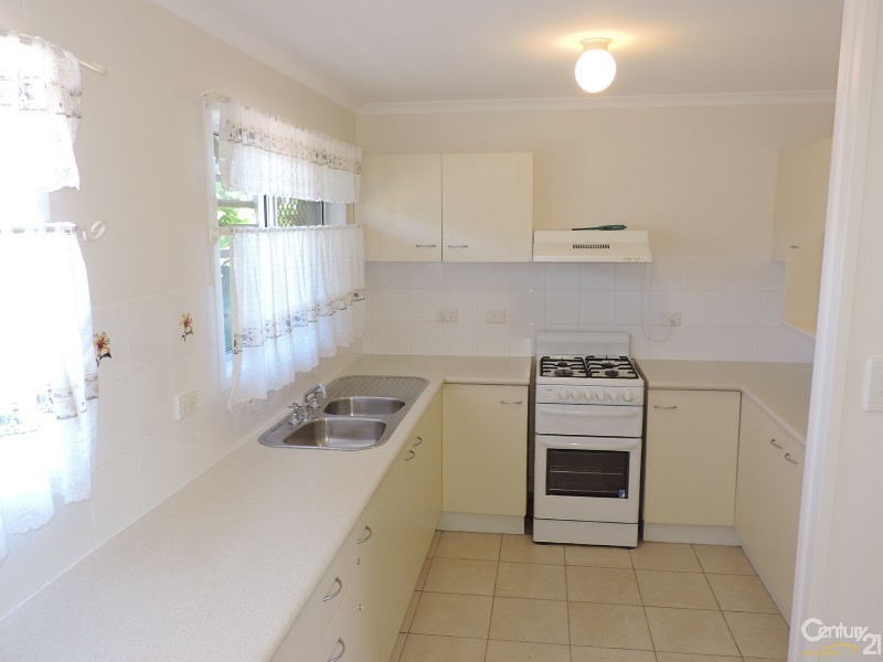 9 JOSEPHINE CRESCENT, Rasmussen QLD 4815