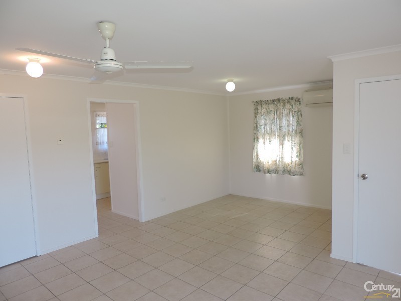 9 JOSEPHINE CRESCENT, Rasmussen QLD 4815