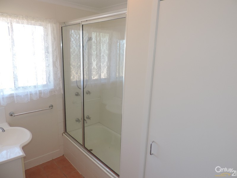 9 JOSEPHINE CRESCENT, Rasmussen QLD 4815