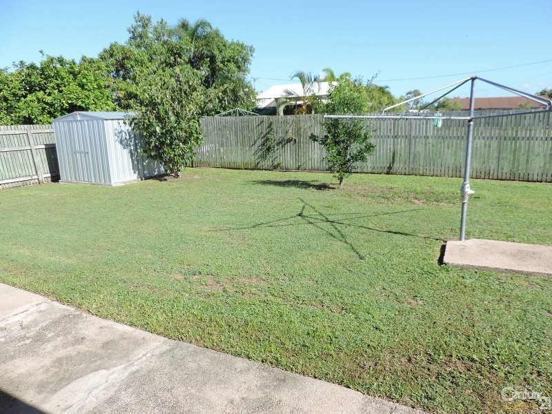 9 JOSEPHINE CRESCENT, Rasmussen QLD 4815