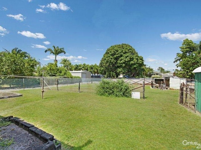 14 SEVENTH AVENUE, South Townsville QLD 4810