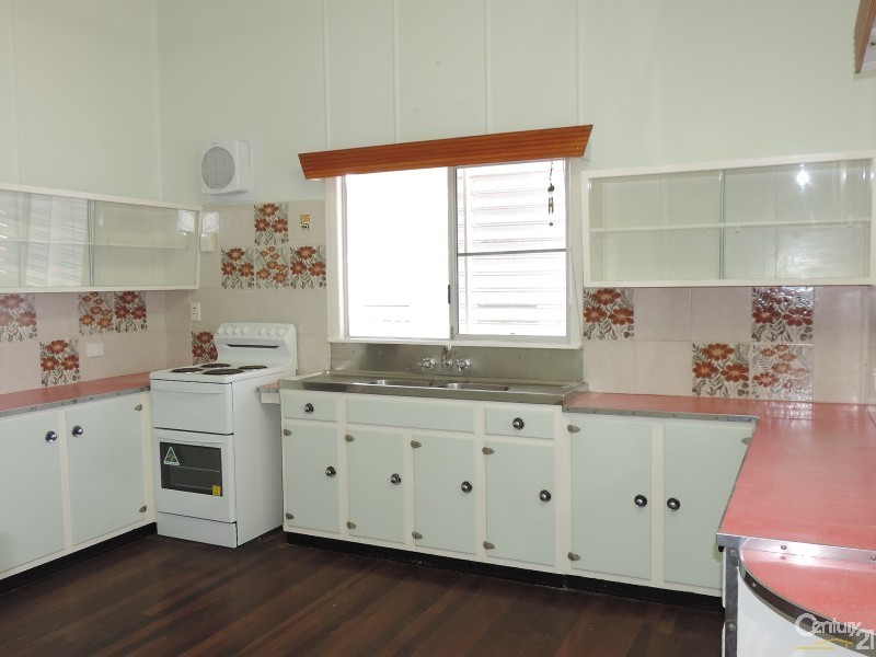 3 MCALISTER STREET, Oonoonba QLD 4811