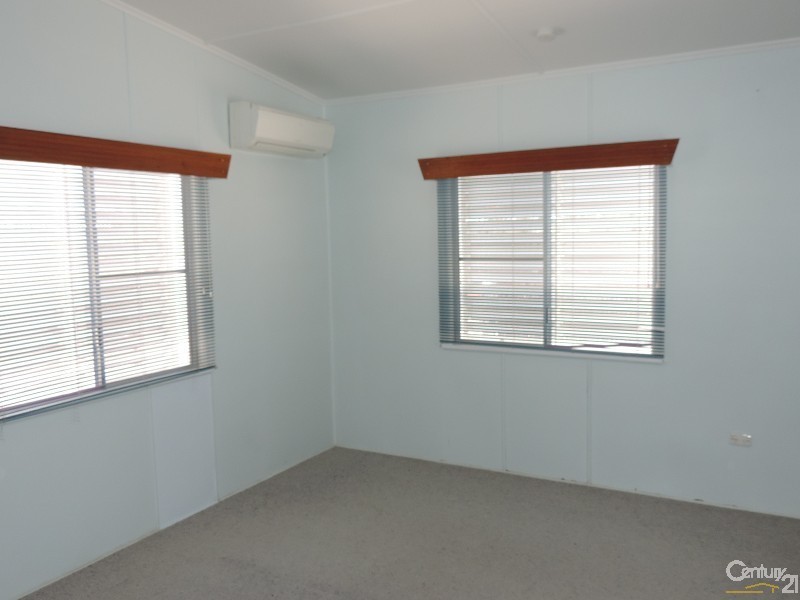 3 MCALISTER STREET, Oonoonba QLD 4811