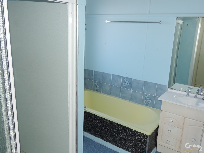 3 MCALISTER STREET, Oonoonba QLD 4811