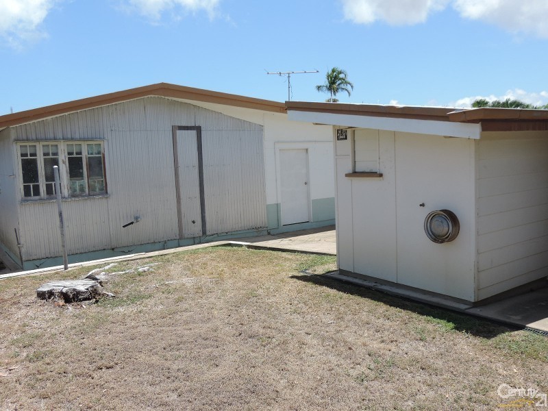 3 MCALISTER STREET, Oonoonba QLD 4811