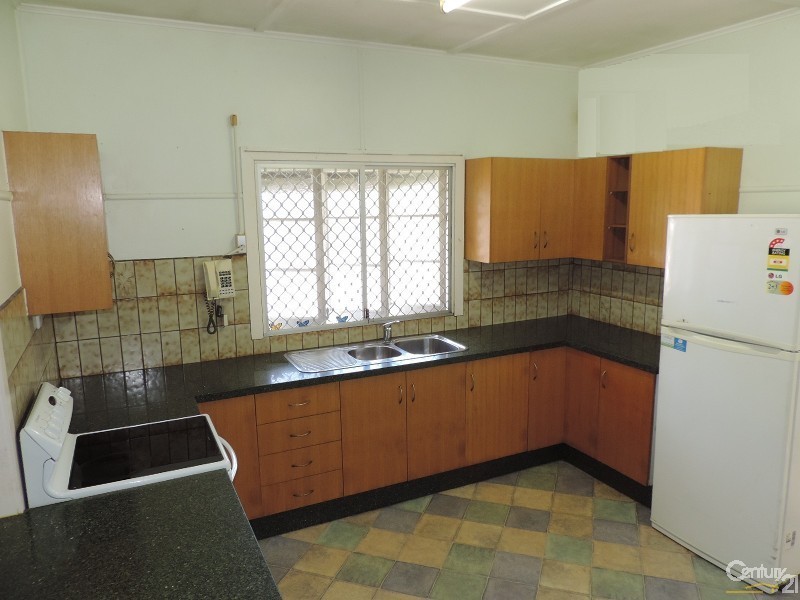 28 ABBOTT STREET, Oonoonba QLD 4811