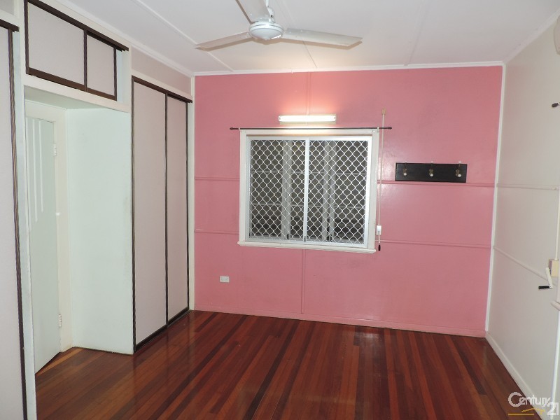 28 ABBOTT STREET, Oonoonba QLD 4811