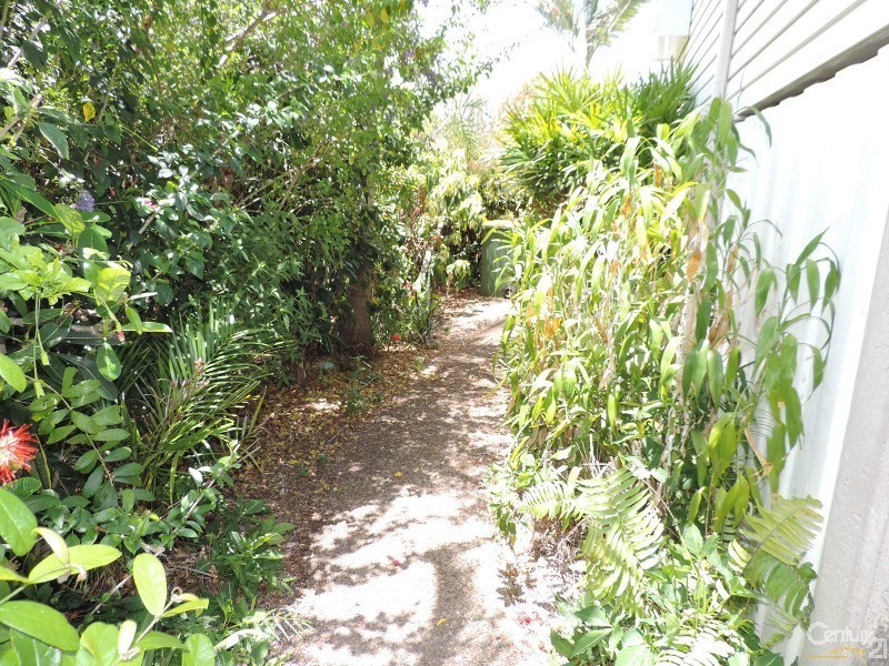 28 ABBOTT STREET, Oonoonba QLD 4811