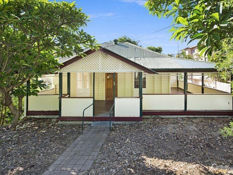 28 QUEEN STREET, North Ward QLD 4810