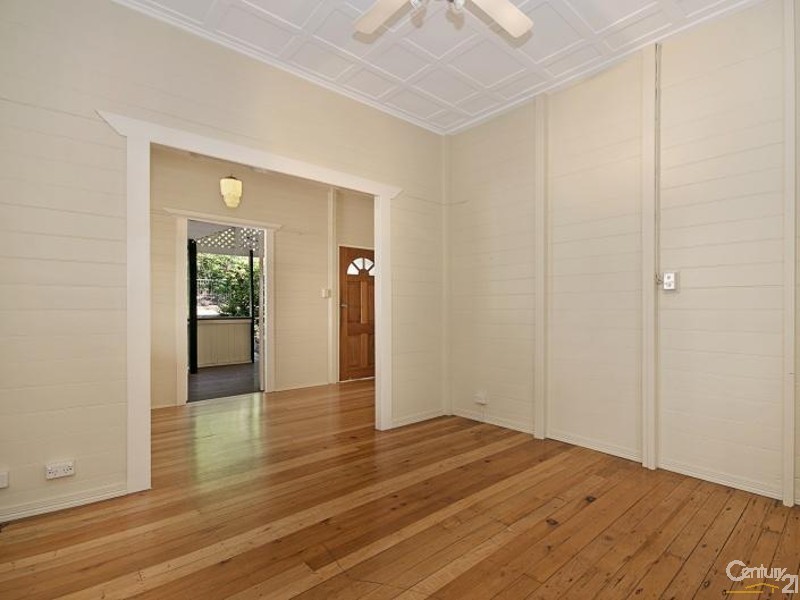 28 QUEEN STREET, North Ward QLD 4810