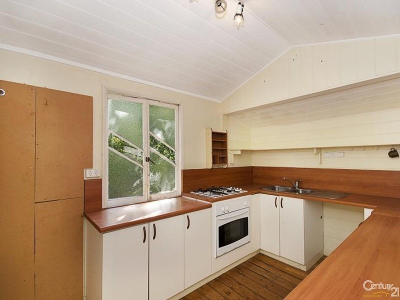 28 QUEEN STREET, North Ward QLD 4810