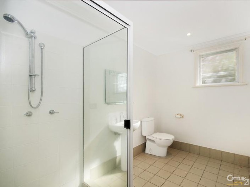 28 QUEEN STREET, North Ward QLD 4810