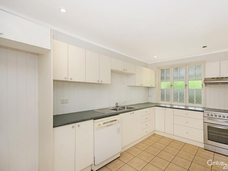 28 QUEEN STREET, North Ward QLD 4810