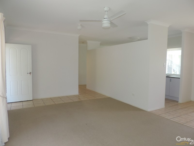 Bushland Beach QLD 4818