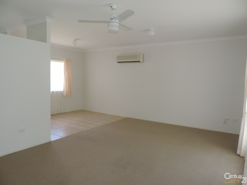 Bushland Beach QLD 4818