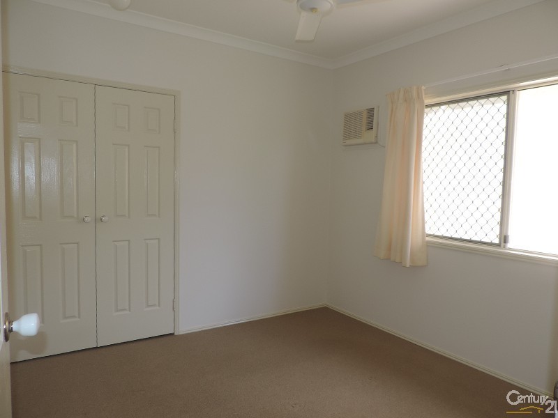 Bushland Beach QLD 4818