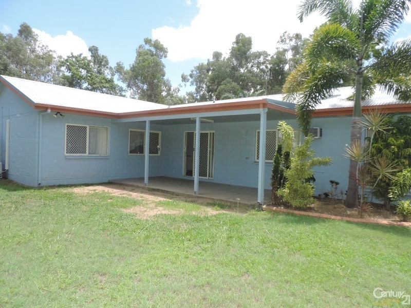 Bushland Beach QLD 4818