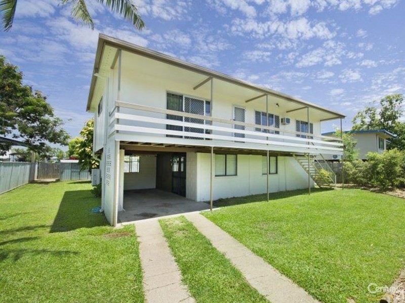 211 PINNACLE DRIVE, Rasmussen QLD 4815