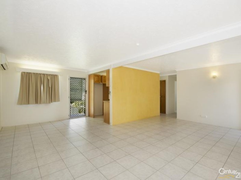 211 PINNACLE DRIVE, Rasmussen QLD 4815