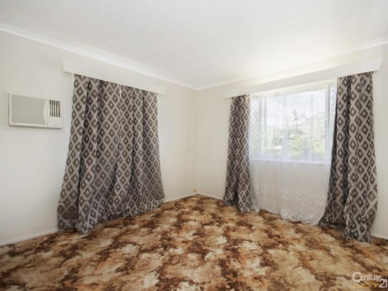 211 PINNACLE DRIVE, Rasmussen QLD 4815