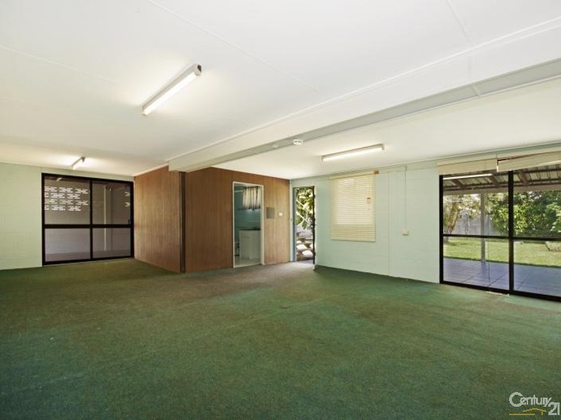 211 PINNACLE DRIVE, Rasmussen QLD 4815