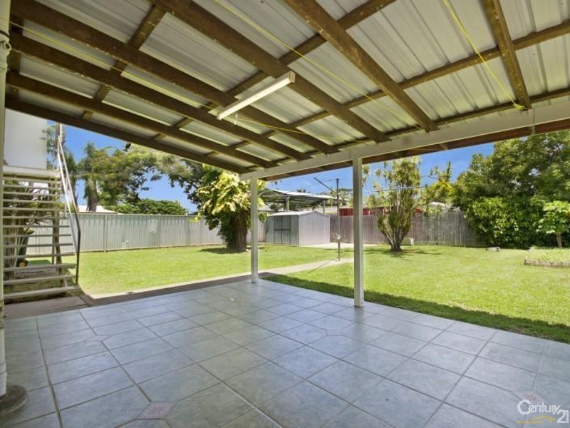 211 PINNACLE DRIVE, Rasmussen QLD 4815