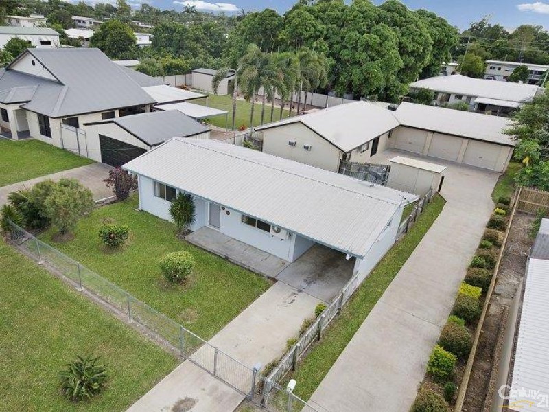 3 VIOLET CRESCENT, Rasmussen QLD 4815