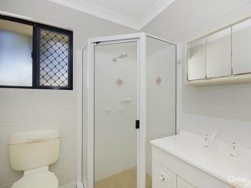 3 VIOLET CRESCENT, Rasmussen QLD 4815