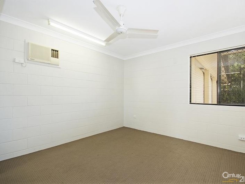 3 VIOLET CRESCENT, Rasmussen QLD 4815